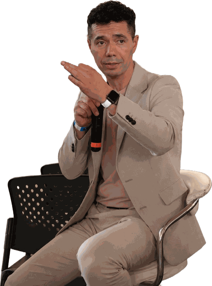 Oscar Riguer en la charla Mi primera cafetería